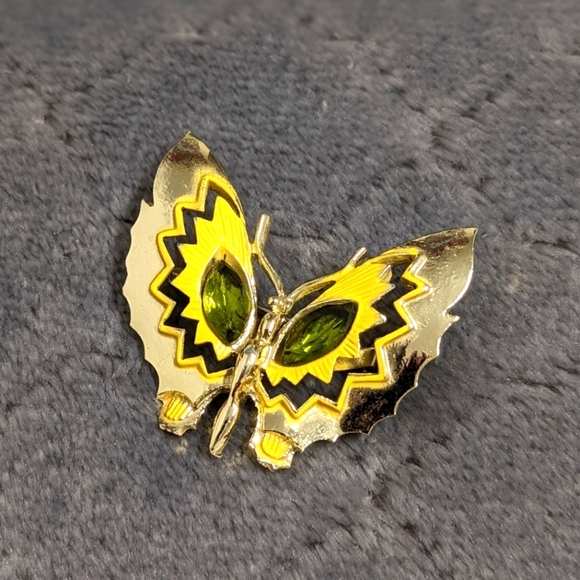 Vintage Yellow & Goldtone Butterfly Brooche w/ Green Marquee Rhinestone Accent - Picture 8 of 8